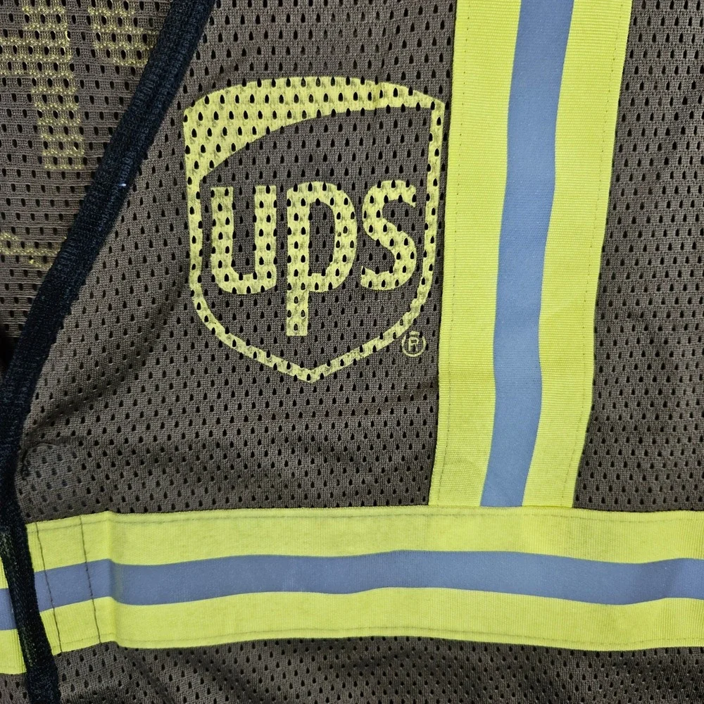 WearGuard UPS Seasonal Helper Safety Vest Brown Yellow Reflective Mesh M/L